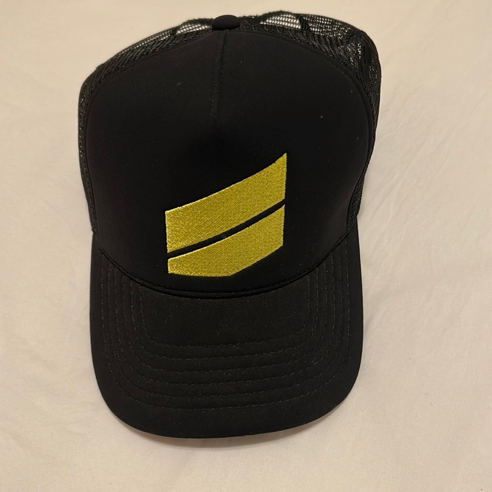 BRAND NEW! (Without tags) Yosemite Trucker Hat by James Perse.